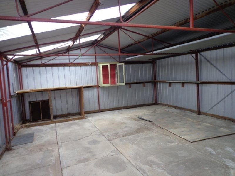 18 Kokoda Avenue, Hamilton VIC 3300