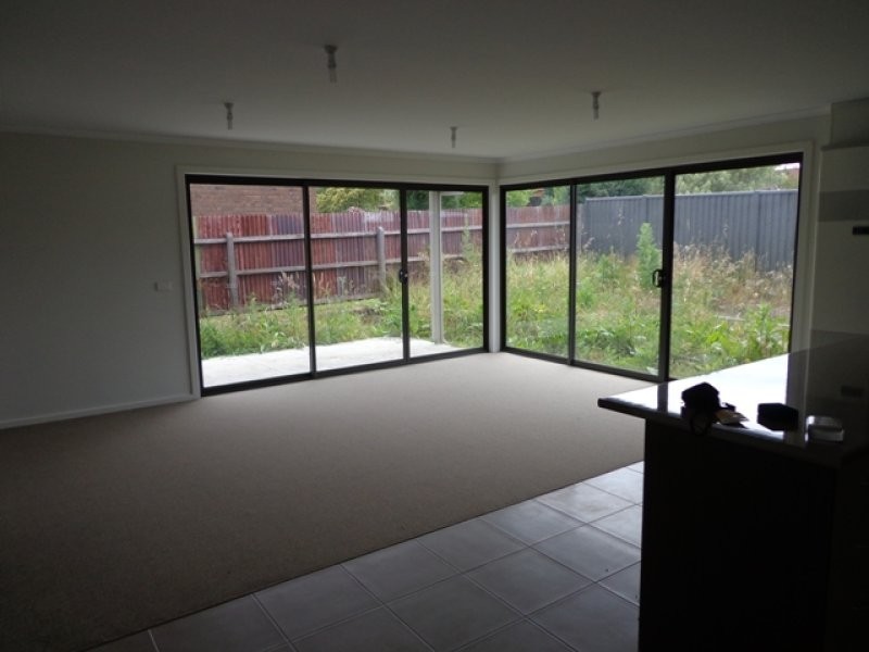 1/81 George Street, Hamilton VIC 3300