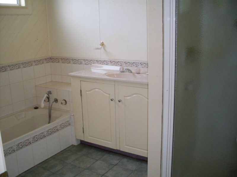 5 Lonsdale Street, Hamilton VIC 3300