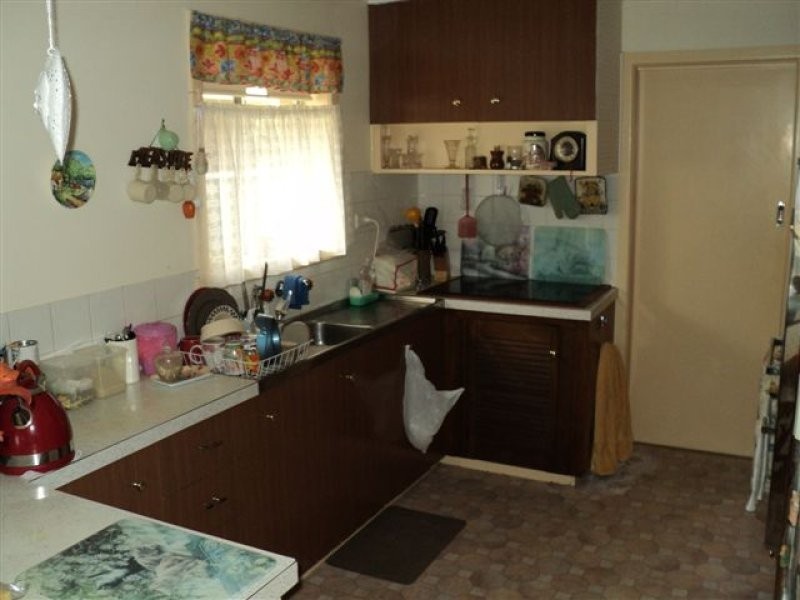 13 Elmore Street, Hamilton VIC 3300