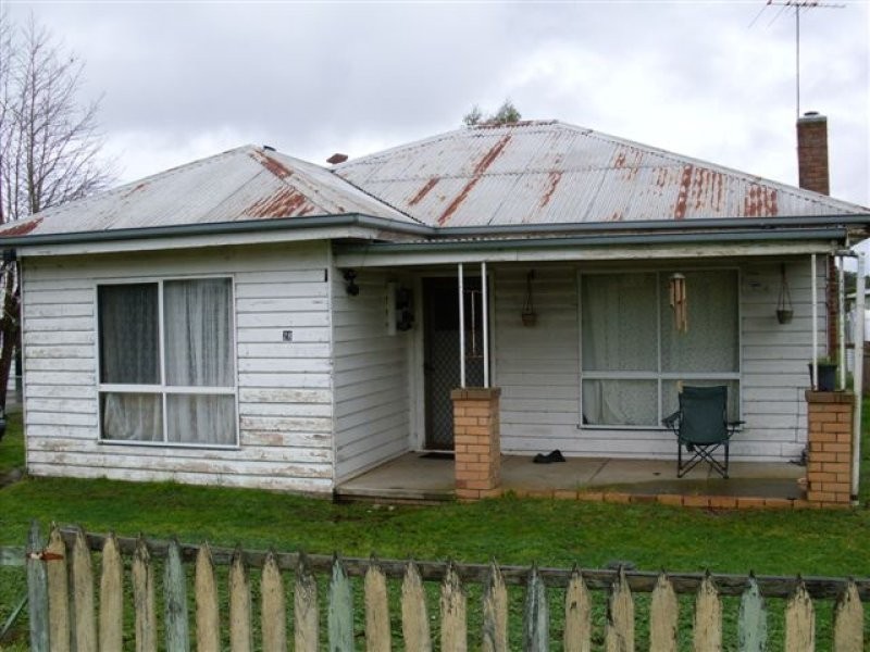 28 Station Street, Glenthompson VIC 3293