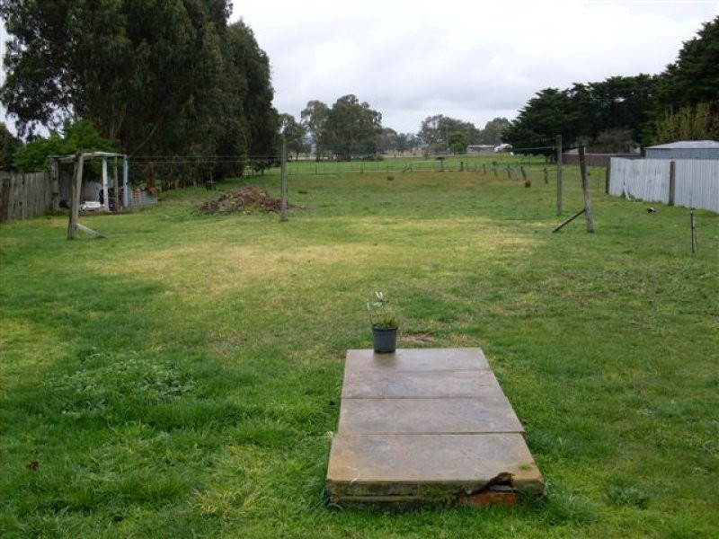 28 Station Street, Glenthompson VIC 3293