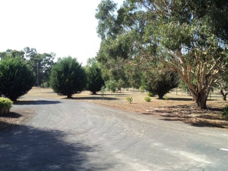 235-241 Hensley Park Road, Hamilton VIC 3300