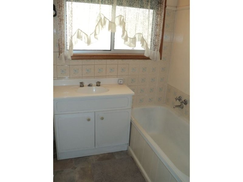 68 McConochie Street, Coleraine VIC 3315