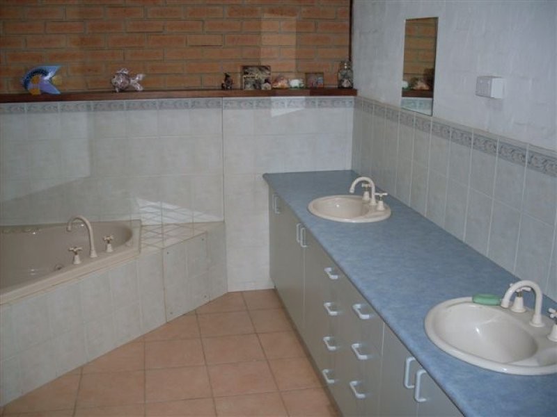 110 Jennings Road, Hamilton VIC 3300