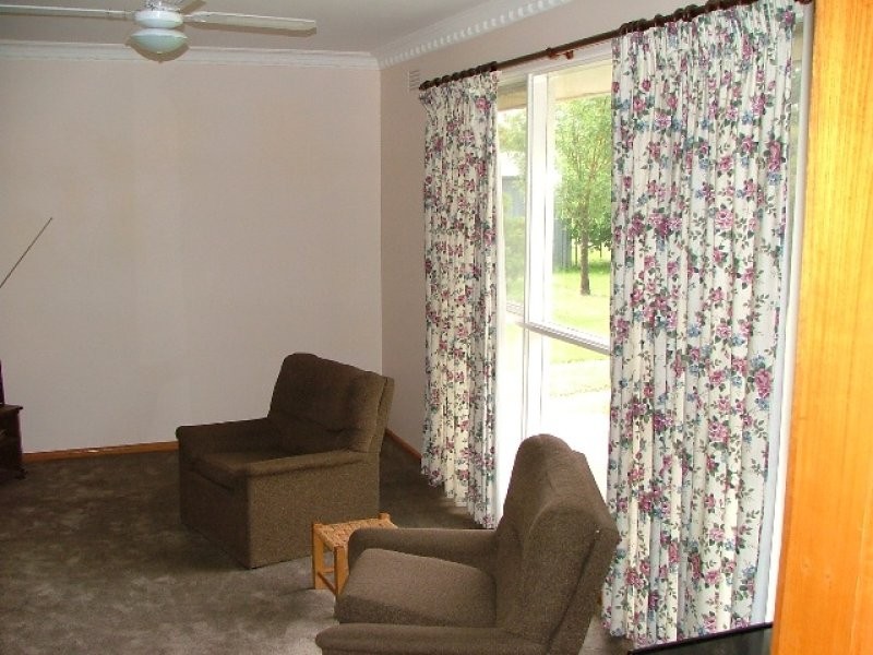 26 Station Street, Glenthompson VIC 3293