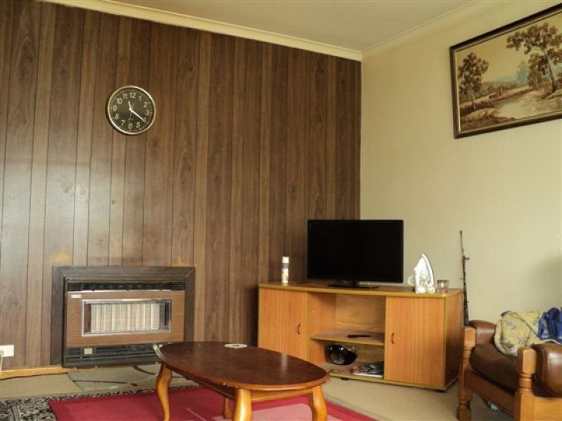 2 Hiller Lane, Hamilton VIC 3300