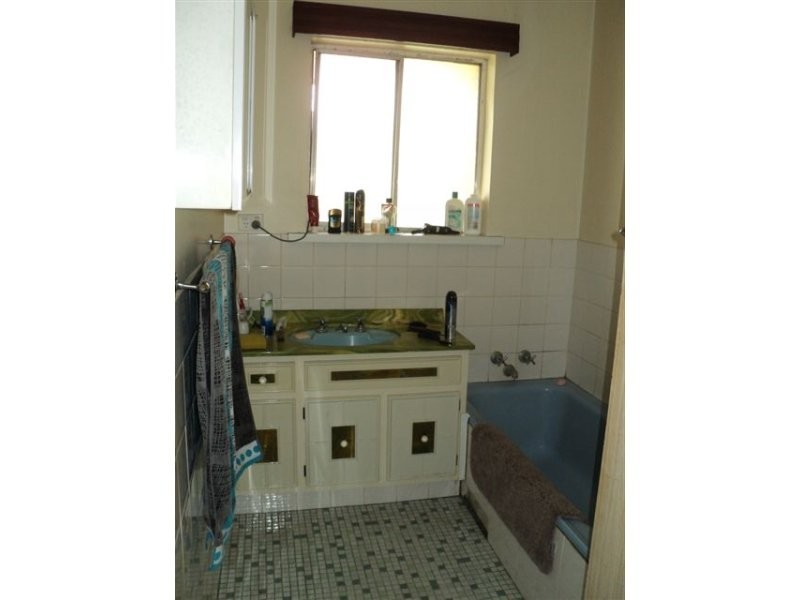 2 Hiller Lane, Hamilton VIC 3300