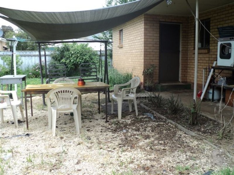 2 Hiller Lane, Hamilton VIC 3300