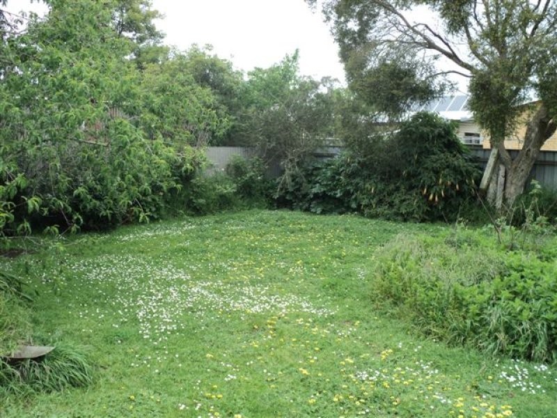 2 Hiller Lane, Hamilton VIC 3300