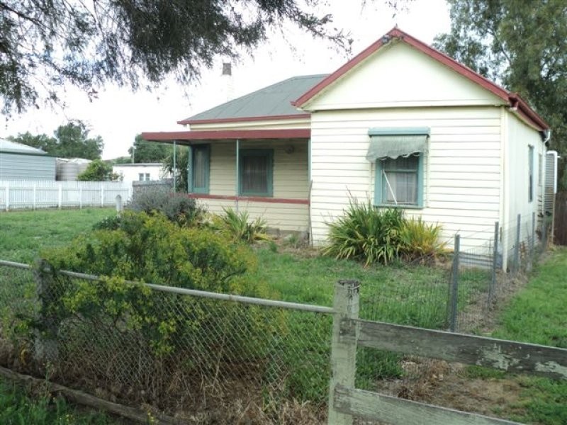 65 McConochie Street, Coleraine VIC 3315