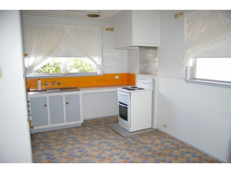 13 White Ave, Hamilton VIC 3300