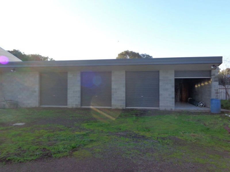 62 Hammond Street,, Hamilton VIC 3300