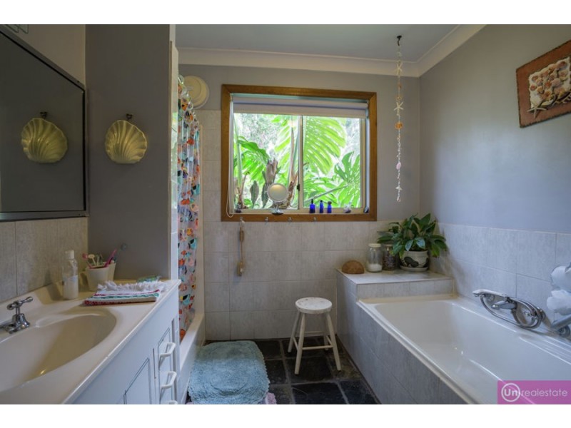 32 Turpentine Ave, Sandy Beach NSW 2456