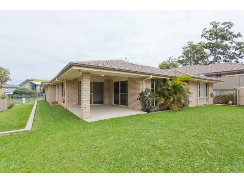 2 Farrell Close, Bonville NSW 2441