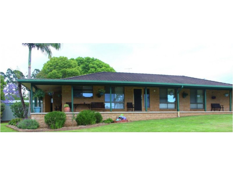 8 Weir Street, Nana Glen NSW 2450