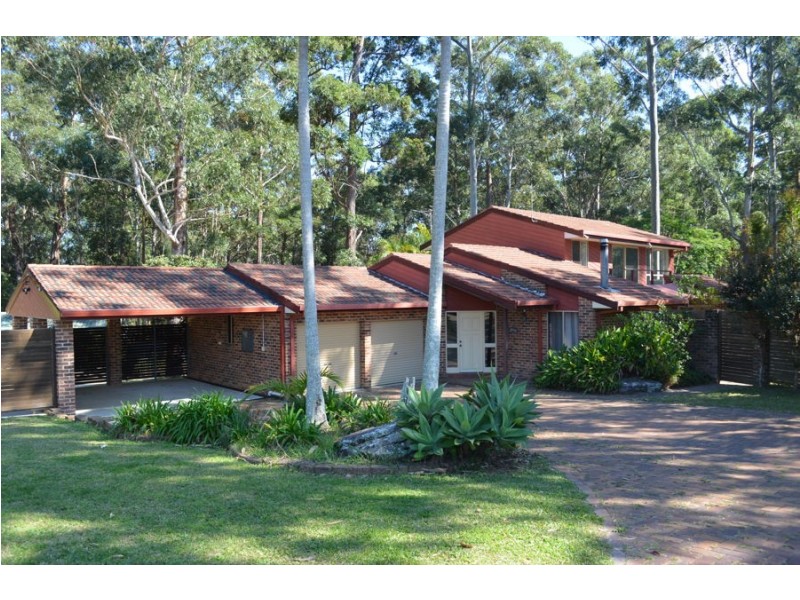 6 Gwen Close, Emerald Beach NSW 2456