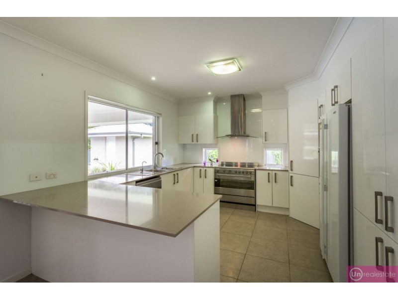 8 Trond Close, Bonville NSW 2441