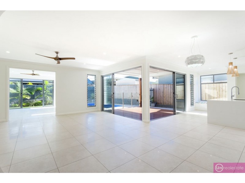 17 Cherry Street, Sapphire Beach NSW 2450