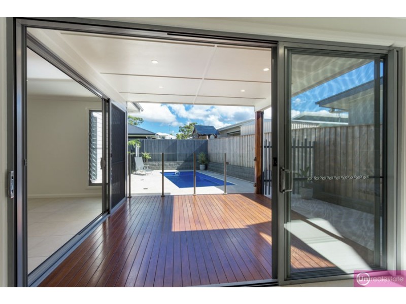 17 Cherry Street, Sapphire Beach NSW 2450