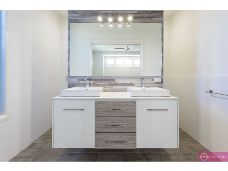 17 Cherry Street, Sapphire Beach NSW 2450