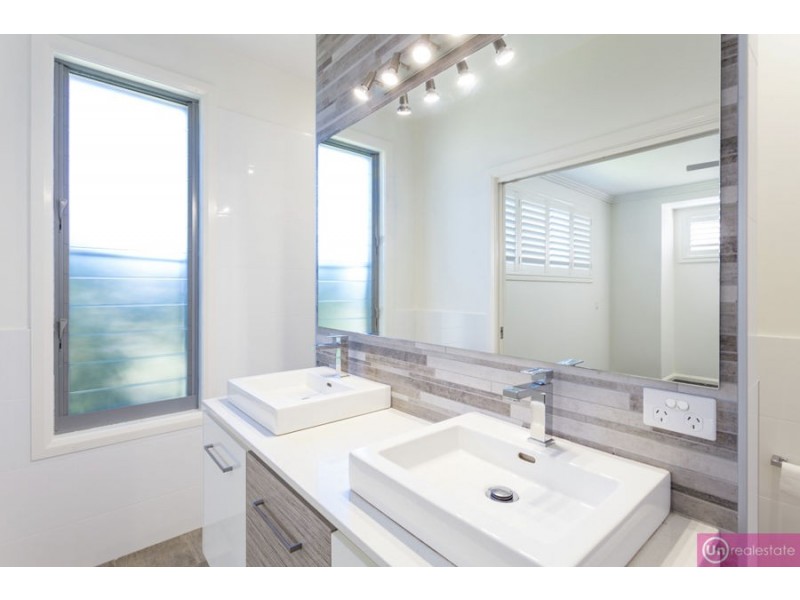 17 Cherry Street, Sapphire Beach NSW 2450