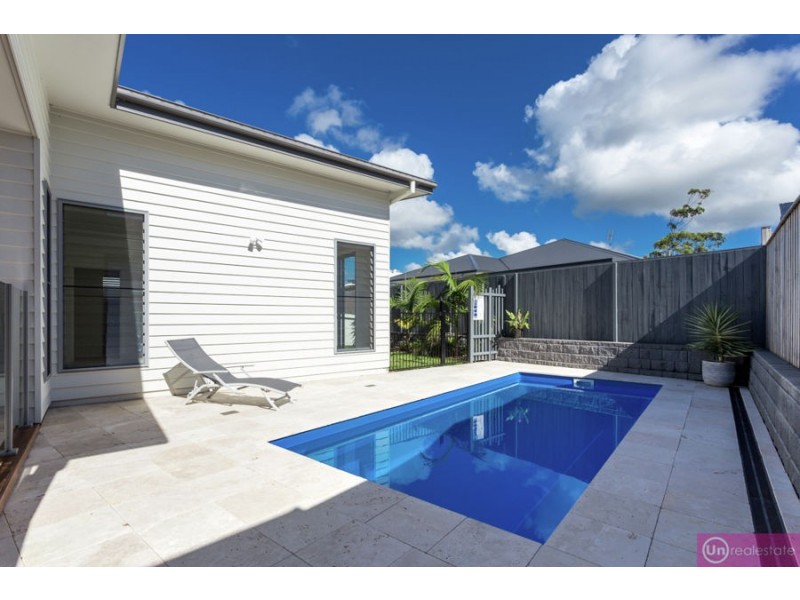 17 Cherry Street, Sapphire Beach NSW 2450