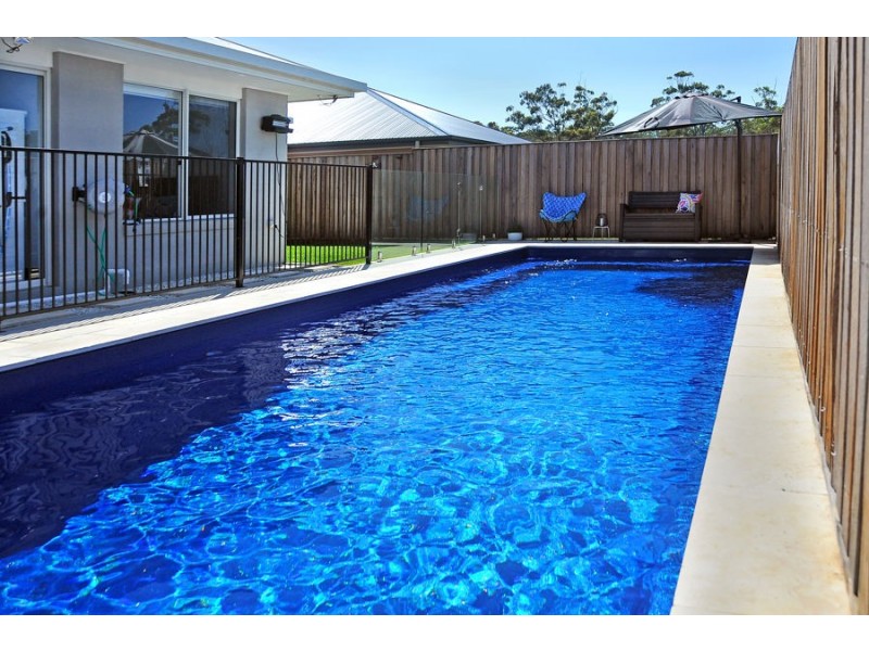 6 Red Gum Circuit, Sapphire Beach NSW 2450