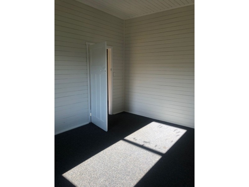 8 Hutchinson Street, Ulong NSW 2450