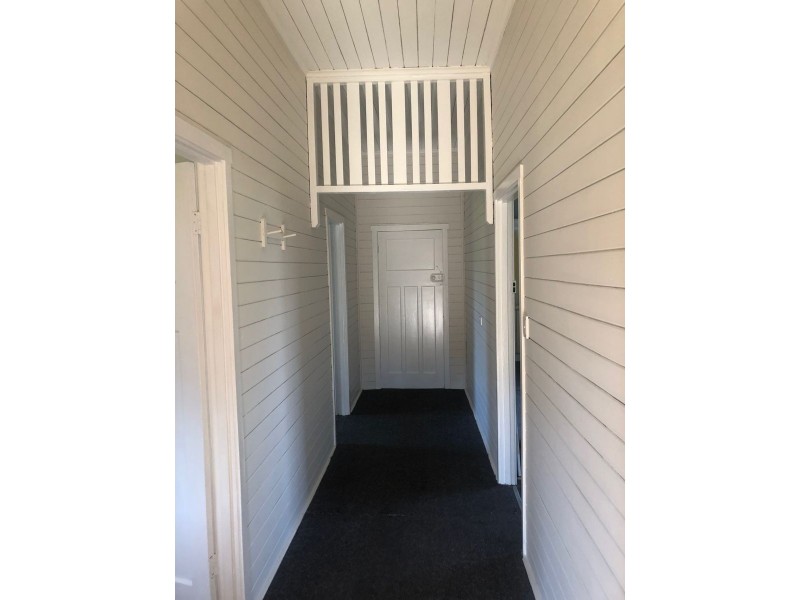 8 Hutchinson Street, Ulong NSW 2450