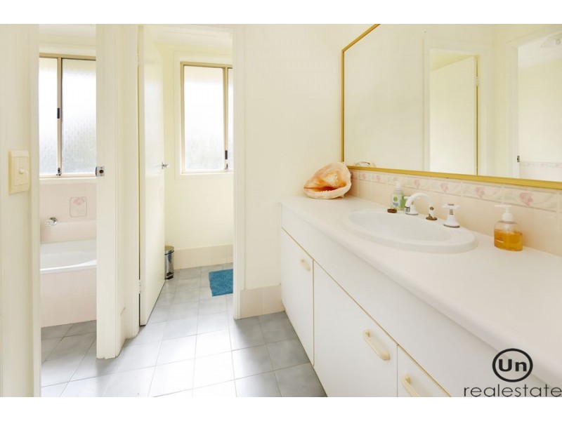 10 Sunbird Crescent, Boambee East NSW 2452