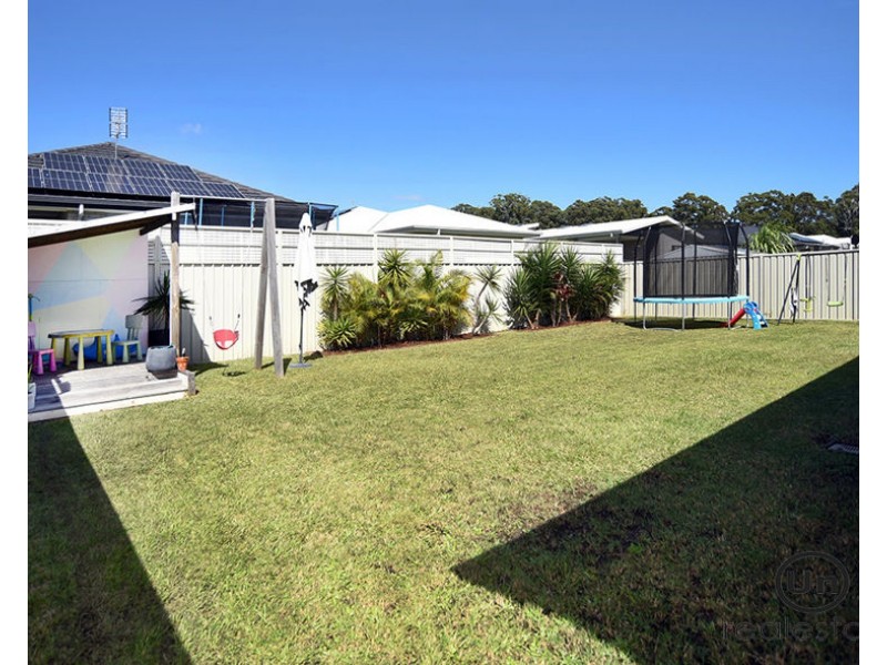 5 Surfsea Avenue, Sandy Beach NSW 2456