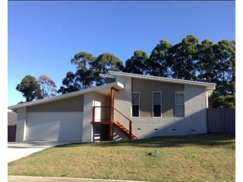 4 Berkeley Drive, Bonville NSW 2441