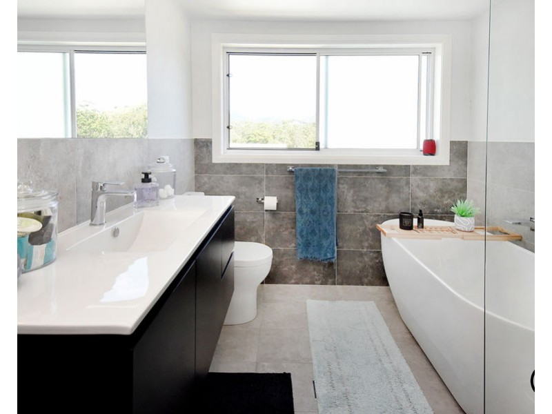 5 Mountain View Court, Bonville NSW 2441