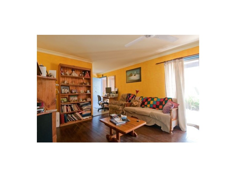 2 Beacon Crescent, Emerald Beach NSW 2456