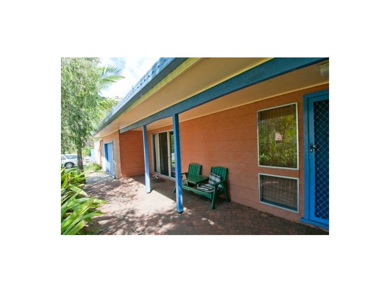 2 Beacon Crescent, Emerald Beach NSW 2456