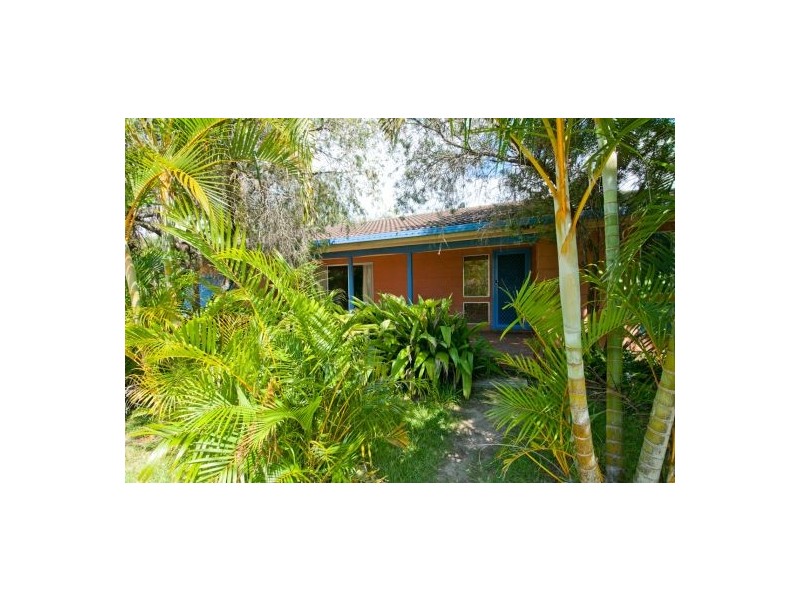 2 Beacon Crescent, Emerald Beach NSW 2456