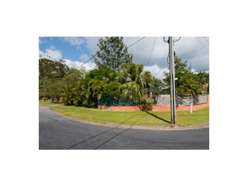 2 Beacon Crescent, Emerald Beach NSW 2456