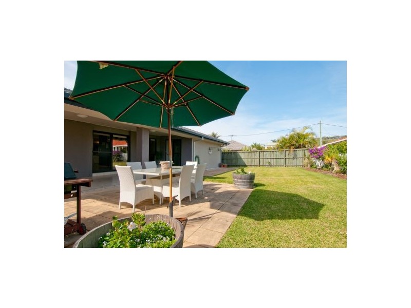 9 Leigh James Place, Woolgoolga NSW 2456