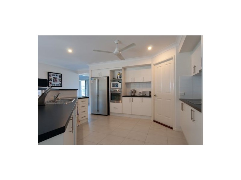 8 Farrell Close, Bonville NSW 2441