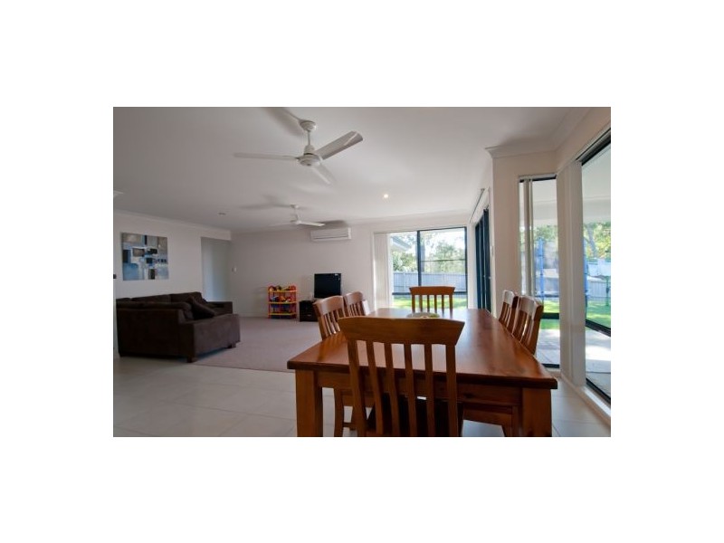 8 Farrell Close, Bonville NSW 2441