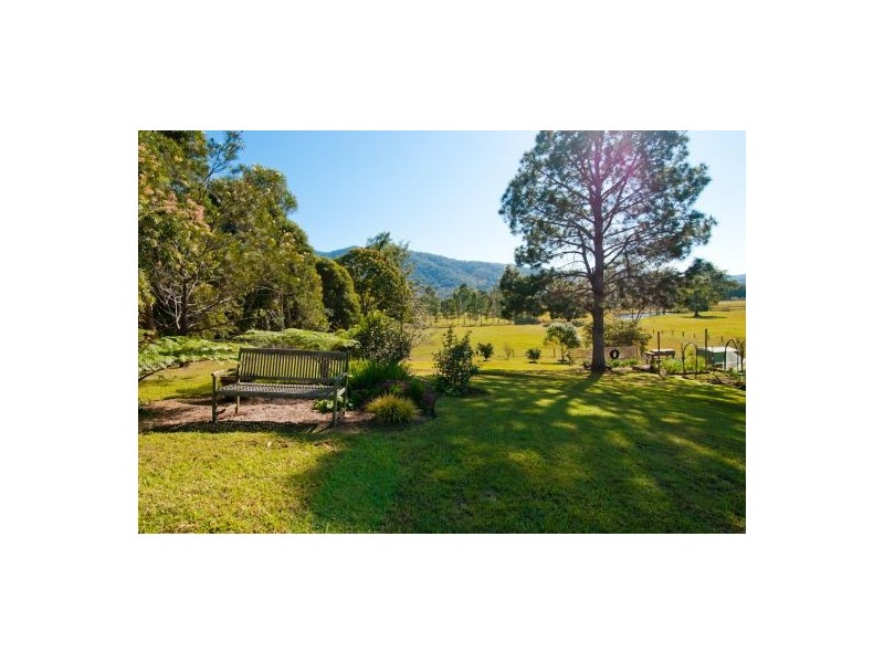 212 Crossmaglen Rd, Bonville NSW 2441