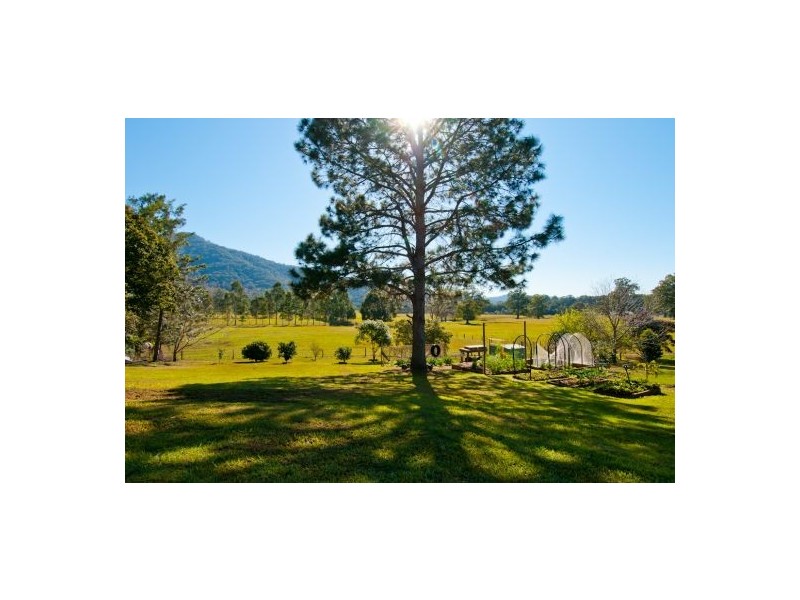 212 Crossmaglen Rd, Bonville NSW 2441