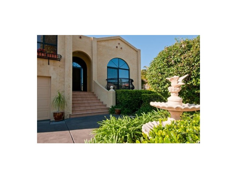 21 Bluewater Place, Sapphire Beach NSW 2450