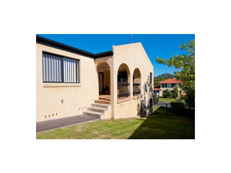 21 Bluewater Place, Sapphire Beach NSW 2450