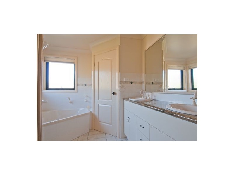 21 Bluewater Place, Sapphire Beach NSW 2450