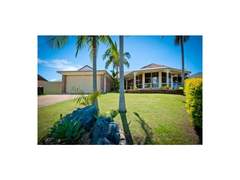 4 Amiee Place, Woolgoolga NSW 2456