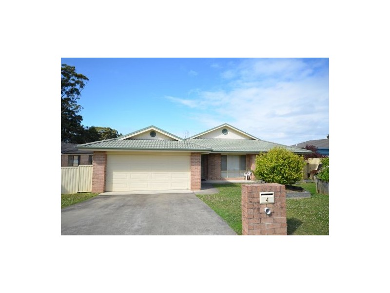 4 Wave Close, Toormina NSW 2452