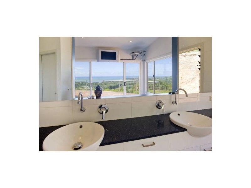 89 Rippingales Road, Korora NSW 2450
