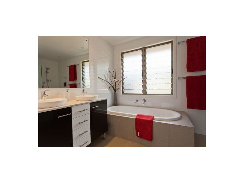 42 Vera Drive, Coffs Harbour NSW 2450